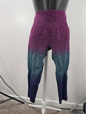 Beachbody Ombre Cropped Leggings